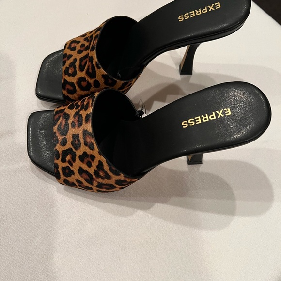 BNWT Thick Haircalf Leather, Leopard print Size 6 slip on style heels - Picture 4 of 6